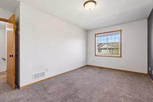 1587 County Rd D E, Maplewood, MN 55109 - Photo 20