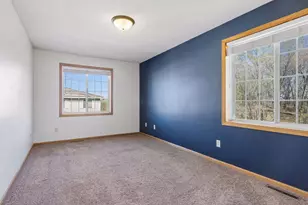 1587 County Rd D E, Maplewood, MN 55109 - Photo 18