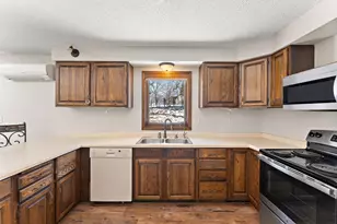 8290 Angus Ave, Inver Grove Heights, MN 55077 - Photo 12