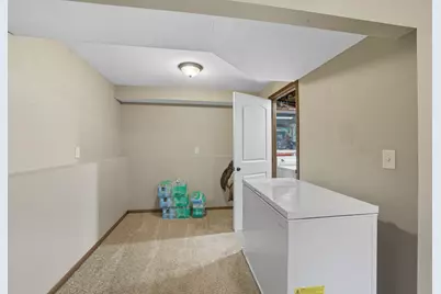 6456 Edgewood Avenue N, Brooklyn Park, MN 55428 - Photo 14