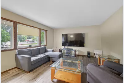 6456 Edgewood Avenue N, Brooklyn Park, MN 55428 - Photo 6