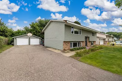 6456 Edgewood Avenue N, Brooklyn Park, MN 55428 - Photo 2