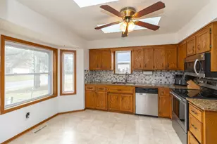 3919 Princeton Trail, Eagan, MN 55123 - Photo 4