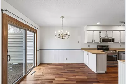 2511 Rose Avenue E, Maplewood, MN 55119 - Photo 6