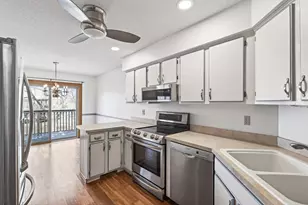 2511 Rose Ave E, Maplewood, MN 55119 - Photo 8