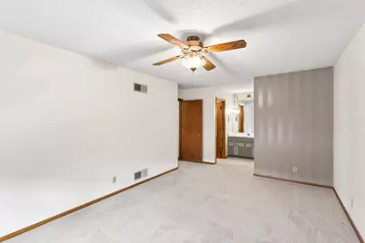 2511 Rose Avenue E, Maplewood, MN 55119 - Photo 12