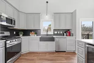 2382 Erin Ct, New Brighton, MN 55112 - Photo 6