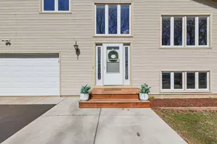 2382 Erin Ct, New Brighton, MN 55112 - Photo 2