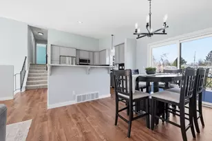 2382 Erin Ct, New Brighton, MN 55112 - Photo 8