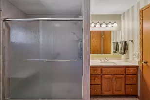 2526 Bittersweet Ln, Maplewood, MN 55109 - Photo 12