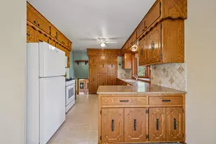 2526 Bittersweet Ln, Maplewood, MN 55109 - Photo 8
