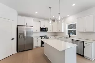 7538 Upper 42nd St N, Oakdale, MN 55128 - Photo 2