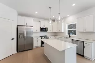7538 Upper 42nd St N, Oakdale, MN 55128 - Photo 4