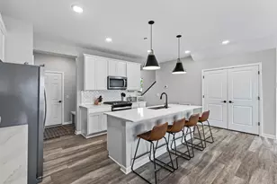 17986 Giants Wy, Lakeville, MN 55044 - Photo 2
