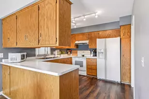 5542 Rowland Rd, Hopkins, MN 55343 - Photo 12