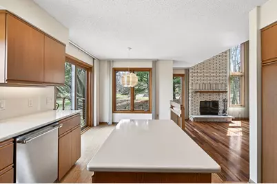 6 Pine Valley Drive, Dellwood, MN 55110 - Photo 8