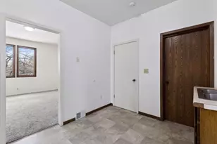 534 Annapolis St, South Saint Paul, MN 55075 - Photo 6