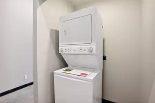 801 SE 9th St, Minneapolis, MN 55414 - Photo 8