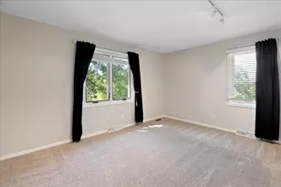 8017 Tierneys Woods Curv, Bloomington, MN 55438 - Photo 28