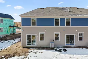 186 HUNTINGTON DR, Waconia, MN 55387 - Photo 4