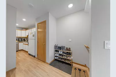 104 Morningside Drive NE, Hutchinson, MN 55350 - Photo 4