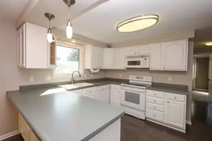 524 10th Ave NW, Dodge Center, MN 55927 - Photo 8