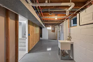 8912 Tretbaugh Dr, Bloomington, MN 55431 - Photo 38