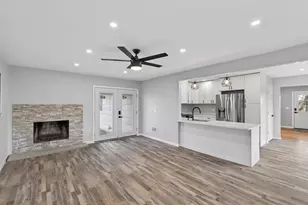 8912 Tretbaugh Dr, Bloomington, MN 55431 - Photo 10