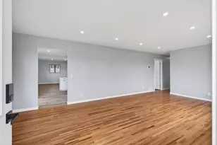 8912 Tretbaugh Dr, Bloomington, MN 55431 - Photo 18