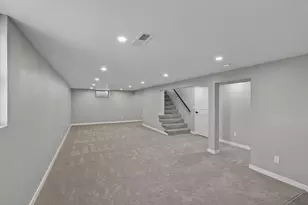 8912 Tretbaugh Dr, Bloomington, MN 55431 - Photo 36