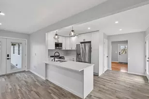 8912 Tretbaugh Dr, Bloomington, MN 55431 - Photo 12