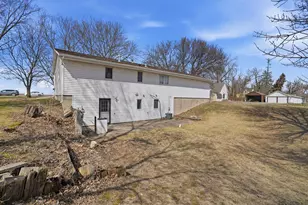 28761 Sleepy Hollow Rd, Winthrop, MN 55396 - Photo 28