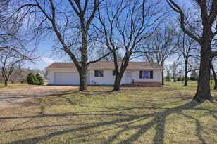 28761 Sleepy Hollow Rd, Winthrop, MN 55396 - Photo 1