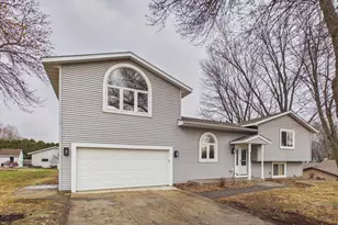 573 Rolling Meadows Ln SE, New Prague, MN 56071 - Photo 2