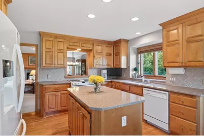 2614 Parkview Court, White Bear Lake, MN 55110 - Photo 16