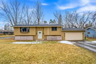 1026 Monroe St N, Hudson, WI 54016 - Photo 2