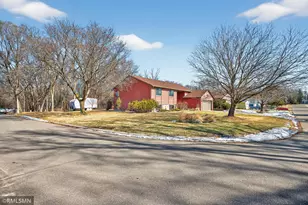 1481 Sextant Ave E, Maplewood, MN 55109 - Photo 2