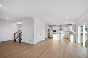 681 Sierra Pkwy, Waconia, MN 55387 - Photo 4