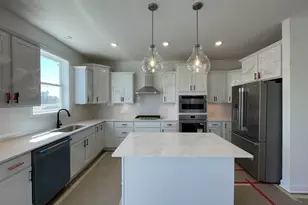 681 Sierra Pkwy, Waconia, MN 55387 - Photo 2