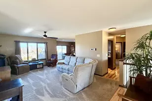 105 Hillwood Dr, Lake City, MN 55041 - Photo 8