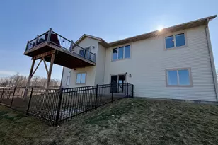 105 Hillwood Dr, Lake City, MN 55041 - Photo 6