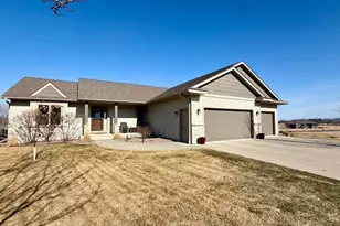 105 Hillwood Dr, Lake City, MN 55041 - Photo 40