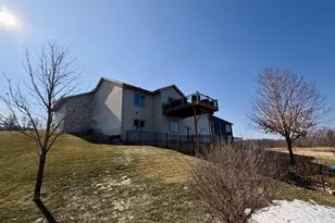 105 Hillwood Dr, Lake City, MN 55041 - Photo 4