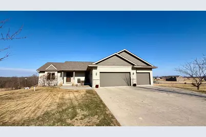 105 Hillwood Drive, Lake City, MN 55041 - Photo 2