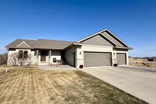 105 Hillwood Dr, Lake City, MN 55041 - Photo 1