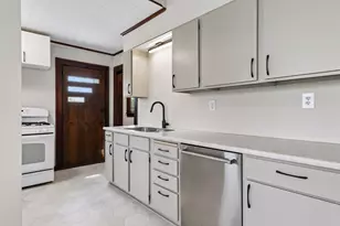 982 Topping St, Saint Paul, MN 55103 - Photo 10