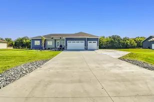 6910 2nd St NW, Moorhead, MN 56560 - Photo 4