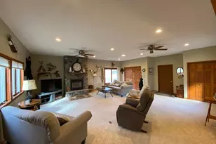 2473 SE Marshall St, Albert Lea, MN 56007 - Photo 4