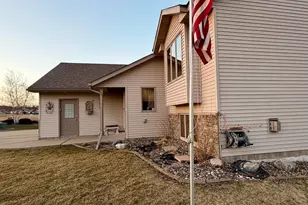 1005 12th St SE, Waseca, MN 56093 - Photo 2