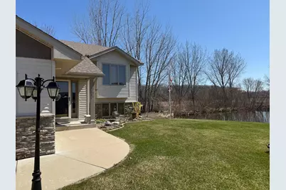 1005 12th Street SE, Waseca, MN 56093 - Photo 2